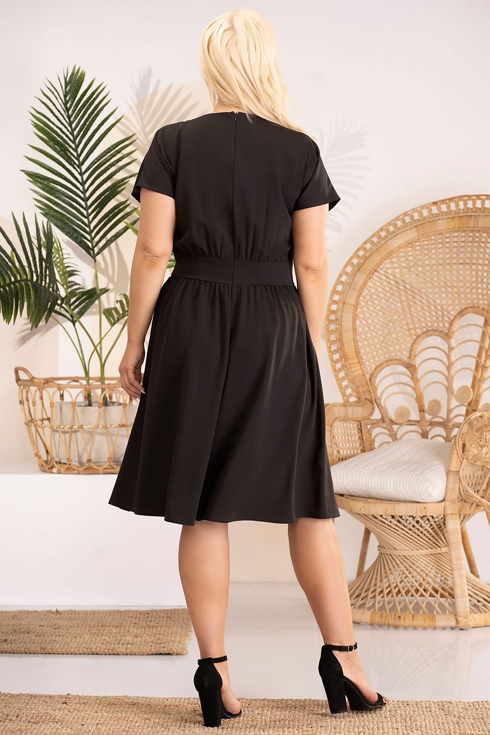 Plus-Size Kleider Model 183387 Karko